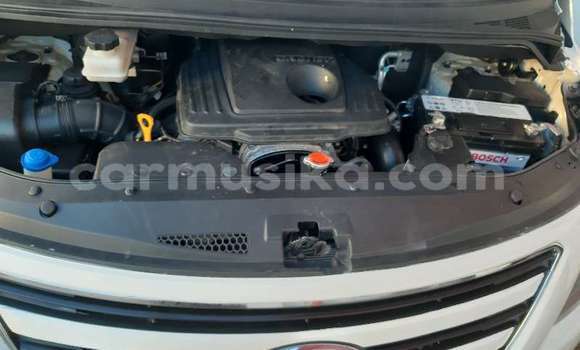 Acheter Occasion Voiture Hyundai H1 Blanc à Beitbridge, Matabeleland South Acheter Occasion Voiture Hyundai H1 Blanc à Beitbridge, Matabeleland South