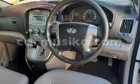 Acheter Occasion Voiture Hyundai H1 Blanc à Beitbridge, Matabeleland South Acheter Occasion Voiture Hyundai H1 Blanc à Beitbridge, Matabeleland South