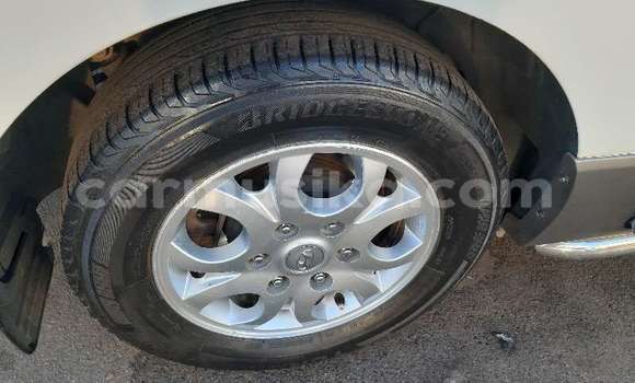 Acheter Occasion Voiture Hyundai H1 Blanc à Beitbridge, Matabeleland South Acheter Occasion Voiture Hyundai H1 Blanc à Beitbridge, Matabeleland South