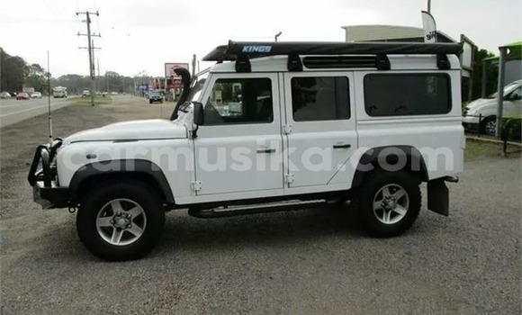 Tenga Tsaru Land Rover Defender Chena Mota in Beitbridge in Matabeleland South Tenga Tsaru Land Rover Defender Chena Mota in Beitbridge in Matabeleland South