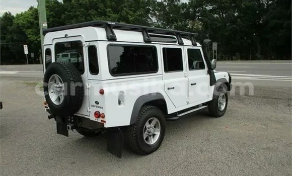 Tenga Tsaru Land Rover Defender Chena Mota in Beitbridge in Matabeleland South Tenga Tsaru Land Rover Defender Chena Mota in Beitbridge in Matabeleland South