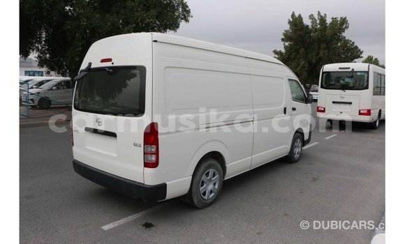 Acheter Import Voiture Toyota Hiace Blanc à Import - Dubai, Harare Acheter Import Voiture Toyota Hiace Blanc à Import - Dubai, Harare