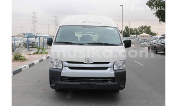 Acheter Import Voiture Toyota Hiace Blanc à Import - Dubai, Harare Acheter Import Voiture Toyota Hiace Blanc à Import - Dubai, Harare