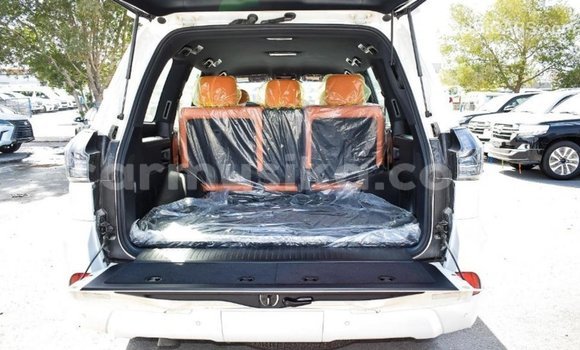 Acheter Import Voiture Lexus LX Blanc à Import - Dubai, Harare Acheter Import Voiture Lexus LX Blanc à Import - Dubai, Harare