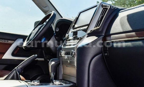Acheter Import Voiture Toyota Land Cruiser Noir à Import - Dubai, Harare Acheter Import Voiture Toyota Land Cruiser Noir à Import - Dubai, Harare