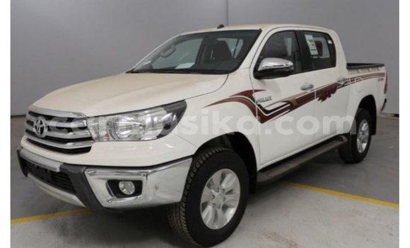 Acheter Import Voiture Toyota Hilux Blanc à Import - Dubai, Harare Acheter Import Voiture Toyota Hilux Blanc à Import - Dubai, Harare