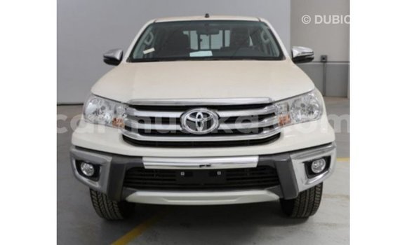 Acheter Import Voiture Toyota Hilux Blanc à Import - Dubai, Harare Acheter Import Voiture Toyota Hilux Blanc à Import - Dubai, Harare