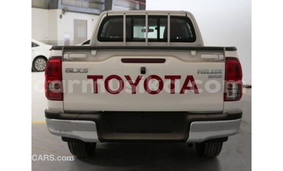 Acheter Import Voiture Toyota Hilux Blanc à Import - Dubai, Harare Acheter Import Voiture Toyota Hilux Blanc à Import - Dubai, Harare