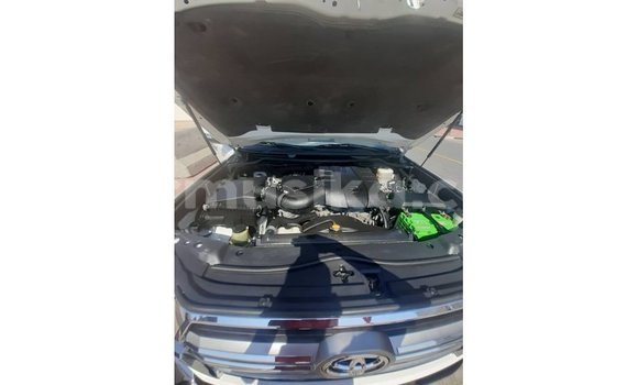 Acheter Import Voiture Toyota Land Cruiser Noir à Import - Dubai, Harare Acheter Import Voiture Toyota Land Cruiser Noir à Import - Dubai, Harare