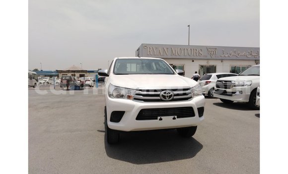 Tenga Imported Toyota Hilux Chena Mota in Import - Dubai in Harare Tenga Imported Toyota Hilux Chena Mota in Import - Dubai in Harare