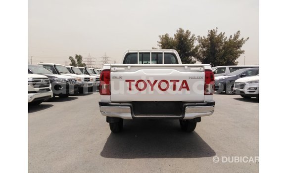 Tenga Imported Toyota Hilux Chena Mota in Import - Dubai in Harare Tenga Imported Toyota Hilux Chena Mota in Import - Dubai in Harare