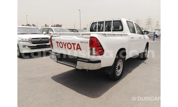 Tenga Imported Toyota Hilux Chena Mota in Import - Dubai in Harare Tenga Imported Toyota Hilux Chena Mota in Import - Dubai in Harare