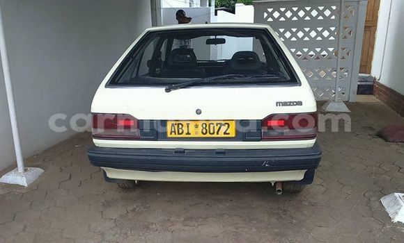 Acheter Occasion Voiture Mazda 323 Blanc à Harare, Harare Acheter Occasion Voiture Mazda 323 Blanc à Harare, Harare