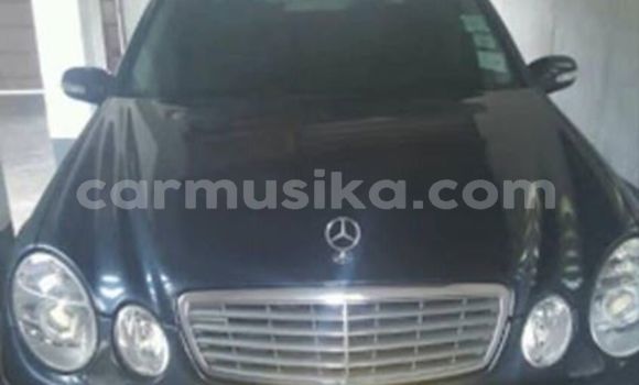 Acheter Occasion Voiture Mercedes‒Benz E-klasse Noir à Harare, Harare Acheter Occasion Voiture Mercedes‒Benz E-klasse Noir à Harare, Harare