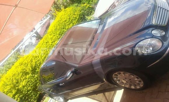 Acheter Occasion Voiture Mercedes‒Benz E-klasse Noir à Harare, Harare Acheter Occasion Voiture Mercedes‒Benz E-klasse Noir à Harare, Harare