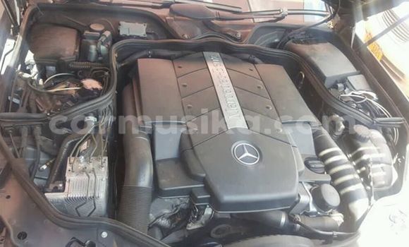 Acheter Occasion Voiture Mercedes‒Benz E-klasse Noir à Harare, Harare Acheter Occasion Voiture Mercedes‒Benz E-klasse Noir à Harare, Harare