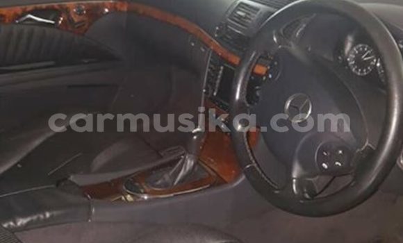Acheter Occasion Voiture Mercedes‒Benz E-klasse Noir à Harare, Harare Acheter Occasion Voiture Mercedes‒Benz E-klasse Noir à Harare, Harare