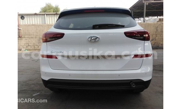 Tenga Imported Hyundai Tucson Chena Mota in Import - Dubai in Harare Tenga Imported Hyundai Tucson Chena Mota in Import - Dubai in Harare