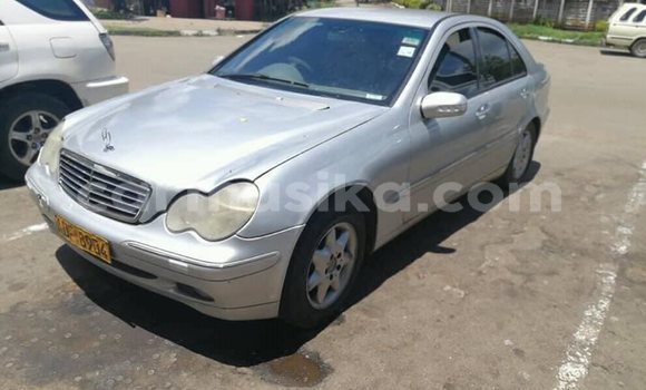 Acheter Occasion Voiture Mercedes‒Benz C-klasse Gris à Harare, Harare Acheter Occasion Voiture Mercedes‒Benz C-klasse Gris à Harare, Harare