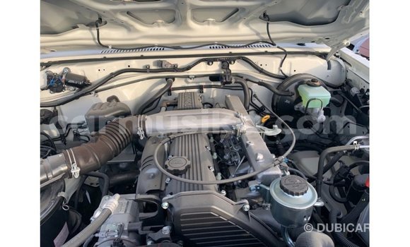 Tenga Imported Toyota Land Cruiser Chena Mota in Import - Dubai in Harare Tenga Imported Toyota Land Cruiser Chena Mota in Import - Dubai in Harare