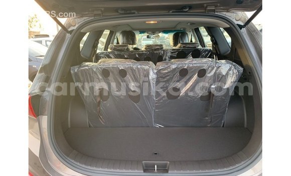 Tenga Imported Hyundai Santa Fe Bhurawuni Mota in Import - Dubai in Harare Tenga Imported Hyundai Santa Fe Bhurawuni Mota in Import - Dubai in Harare