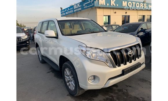 Acheter Import Voiture Toyota Prado Blanc à Import - Dubai, Harare Acheter Import Voiture Toyota Prado Blanc à Import - Dubai, Harare