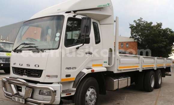 Acheter Occasion Utilitaire Mitsubishi Fuso Blanc à Beitbridge, Matabeleland South Acheter Occasion Utilitaire Mitsubishi Fuso Blanc à Beitbridge, Matabeleland South