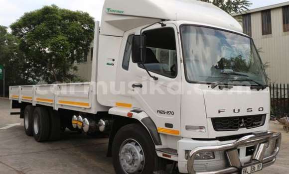 Acheter Occasion Utilitaire Mitsubishi Fuso Blanc à Beitbridge, Matabeleland South Acheter Occasion Utilitaire Mitsubishi Fuso Blanc à Beitbridge, Matabeleland South