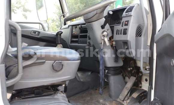 Acheter Occasion Utilitaire Mitsubishi Fuso Blanc à Beitbridge, Matabeleland South Acheter Occasion Utilitaire Mitsubishi Fuso Blanc à Beitbridge, Matabeleland South