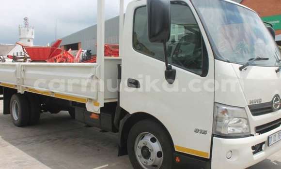 Acheter Occasion Utilitaire Hino 300 Series Blanc à Beitbridge, Matabeleland South Acheter Occasion Utilitaire Hino 300 Series Blanc à Beitbridge, Matabeleland South