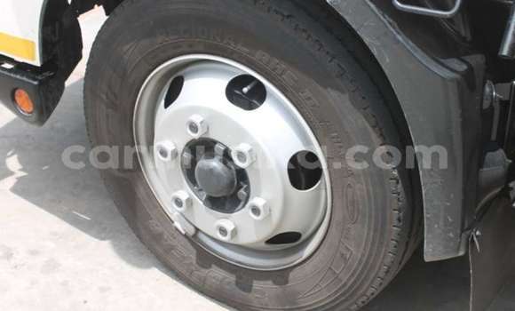 Acheter Occasion Utilitaire Hino 300 Series Blanc à Beitbridge, Matabeleland South Acheter Occasion Utilitaire Hino 300 Series Blanc à Beitbridge, Matabeleland South