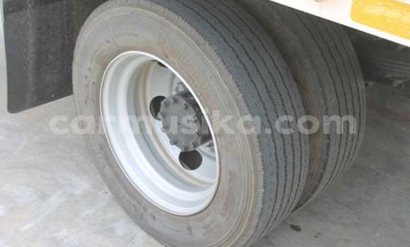 Acheter Occasion Utilitaire Hino 300 Series Blanc à Beitbridge, Matabeleland South Acheter Occasion Utilitaire Hino 300 Series Blanc à Beitbridge, Matabeleland South