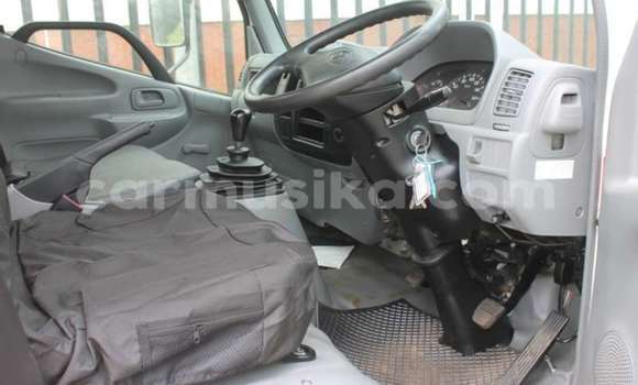 Acheter Occasion Utilitaire Toyota Dyna Blanc à Beitbridge, Matabeleland South Acheter Occasion Utilitaire Toyota Dyna Blanc à Beitbridge, Matabeleland South