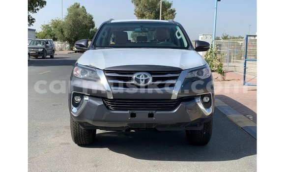 Acheter Import Voiture Toyota Fortuner Autre à Import - Dubai, Harare Acheter Import Voiture Toyota Fortuner Autre à Import - Dubai, Harare
