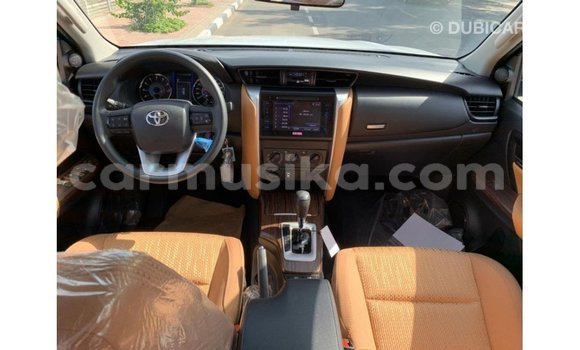 Acheter Import Voiture Toyota Fortuner Autre à Import - Dubai, Harare Acheter Import Voiture Toyota Fortuner Autre à Import - Dubai, Harare