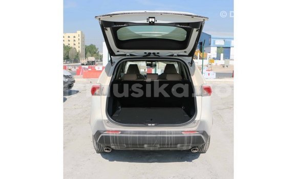 Acheter Import Utilitaire Toyota HiAce Blanc à Import - Dubai, Harare Acheter Import Utilitaire Toyota HiAce Blanc à Import - Dubai, Harare