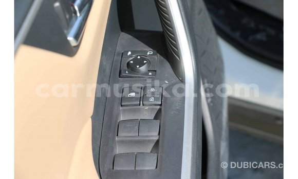 Acheter Import Utilitaire Toyota HiAce Blanc à Import - Dubai, Harare Acheter Import Utilitaire Toyota HiAce Blanc à Import - Dubai, Harare