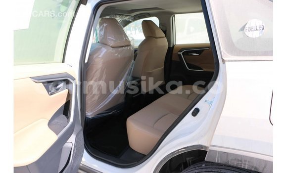 Acheter Import Utilitaire Toyota HiAce Blanc à Import - Dubai, Harare Acheter Import Utilitaire Toyota HiAce Blanc à Import - Dubai, Harare