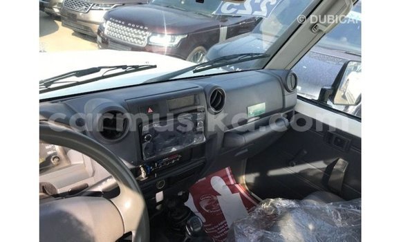 Tenga Imported Toyota Land Cruiser Chena Mota in Import - Dubai in Harare Tenga Imported Toyota Land Cruiser Chena Mota in Import - Dubai in Harare