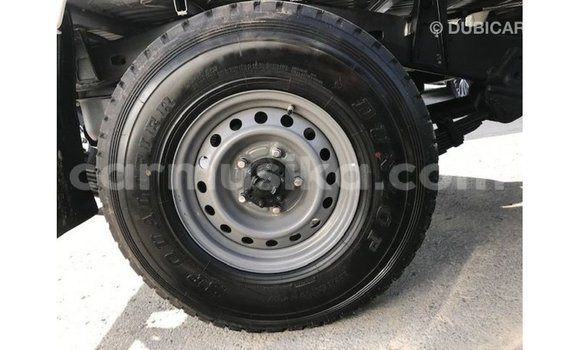 Tenga Imported Toyota Land Cruiser Chena Mota in Import - Dubai in Harare Tenga Imported Toyota Land Cruiser Chena Mota in Import - Dubai in Harare