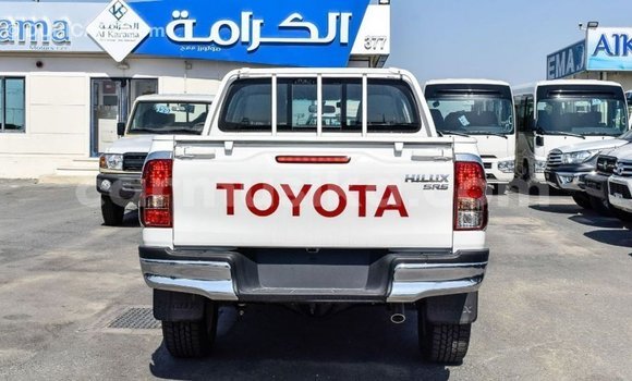 Tenga Imported Toyota Hilux Chena Mota in Import - Dubai in Harare Tenga Imported Toyota Hilux Chena Mota in Import - Dubai in Harare
