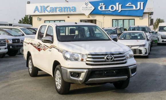Tenga Imported Toyota Hilux Chena Mota in Import - Dubai in Harare Tenga Imported Toyota Hilux Chena Mota in Import - Dubai in Harare