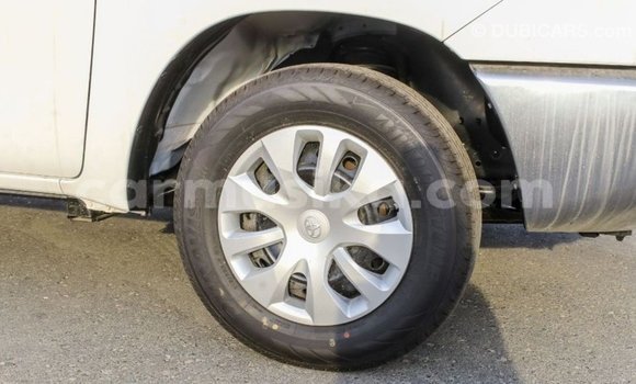 Buy Import Toyota Hilux White Car in Import - Dubai in Harare Buy Import Toyota Hilux White Car in Import - Dubai in Harare