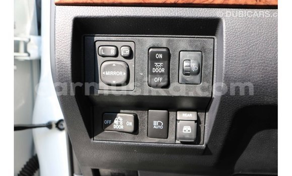 Acheter Import Voiture Toyota Tundra Blanc à Import - Dubai, Harare Acheter Import Voiture Toyota Tundra Blanc à Import - Dubai, Harare