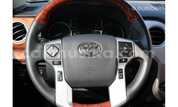 Acheter Import Voiture Toyota Tundra Blanc à Import - Dubai, Harare Acheter Import Voiture Toyota Tundra Blanc à Import - Dubai, Harare