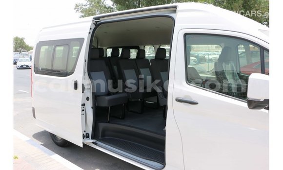 Acheter Import Voiture Toyota Hiace Blanc à Import - Dubai, Harare Acheter Import Voiture Toyota Hiace Blanc à Import - Dubai, Harare