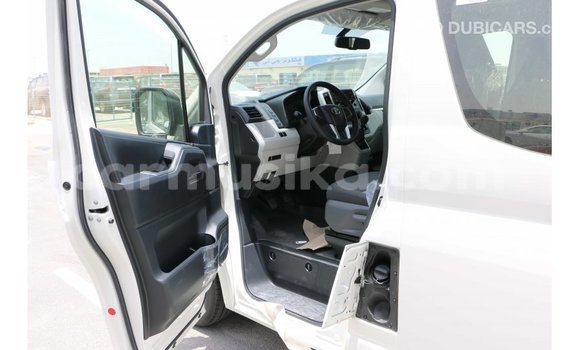 Acheter Import Voiture Toyota Hiace Blanc à Import - Dubai, Harare Acheter Import Voiture Toyota Hiace Blanc à Import - Dubai, Harare
