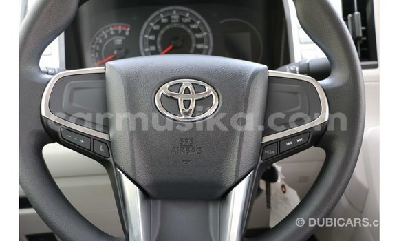 Acheter Import Voiture Toyota Hiace Blanc à Import - Dubai, Harare Acheter Import Voiture Toyota Hiace Blanc à Import - Dubai, Harare
