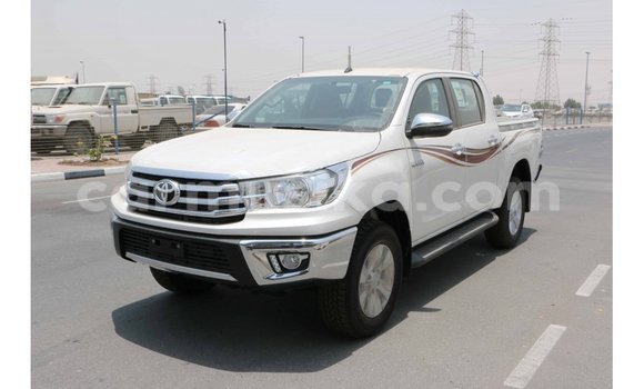 Acheter Import Voiture Toyota Hilux Blanc à Import - Dubai, Harare Acheter Import Voiture Toyota Hilux Blanc à Import - Dubai, Harare