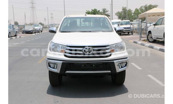 Acheter Import Voiture Toyota Hilux Blanc à Import - Dubai, Harare Acheter Import Voiture Toyota Hilux Blanc à Import - Dubai, Harare